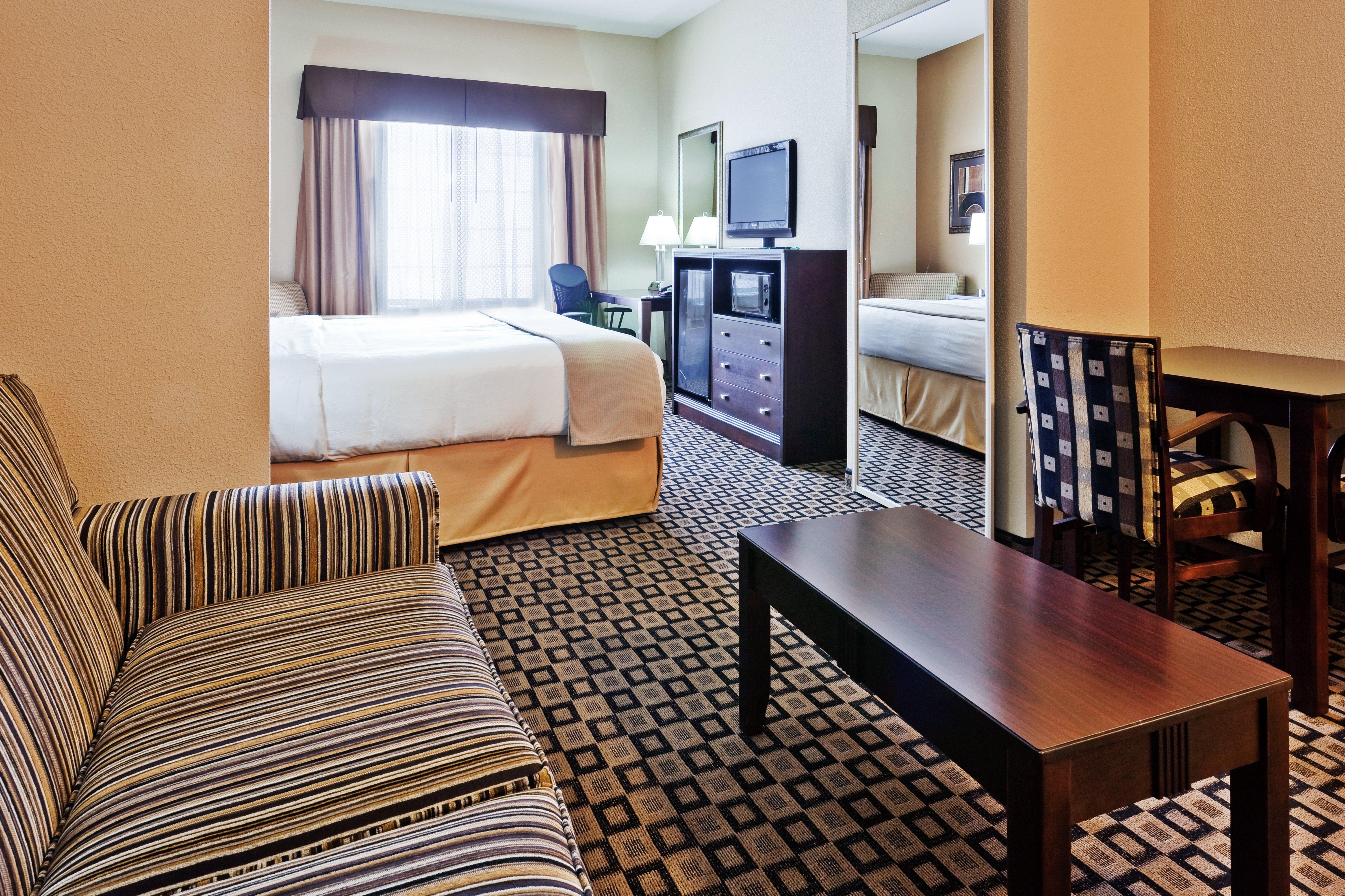 Holiday Inn Express & Suites Clovis By Ihg Exterior foto