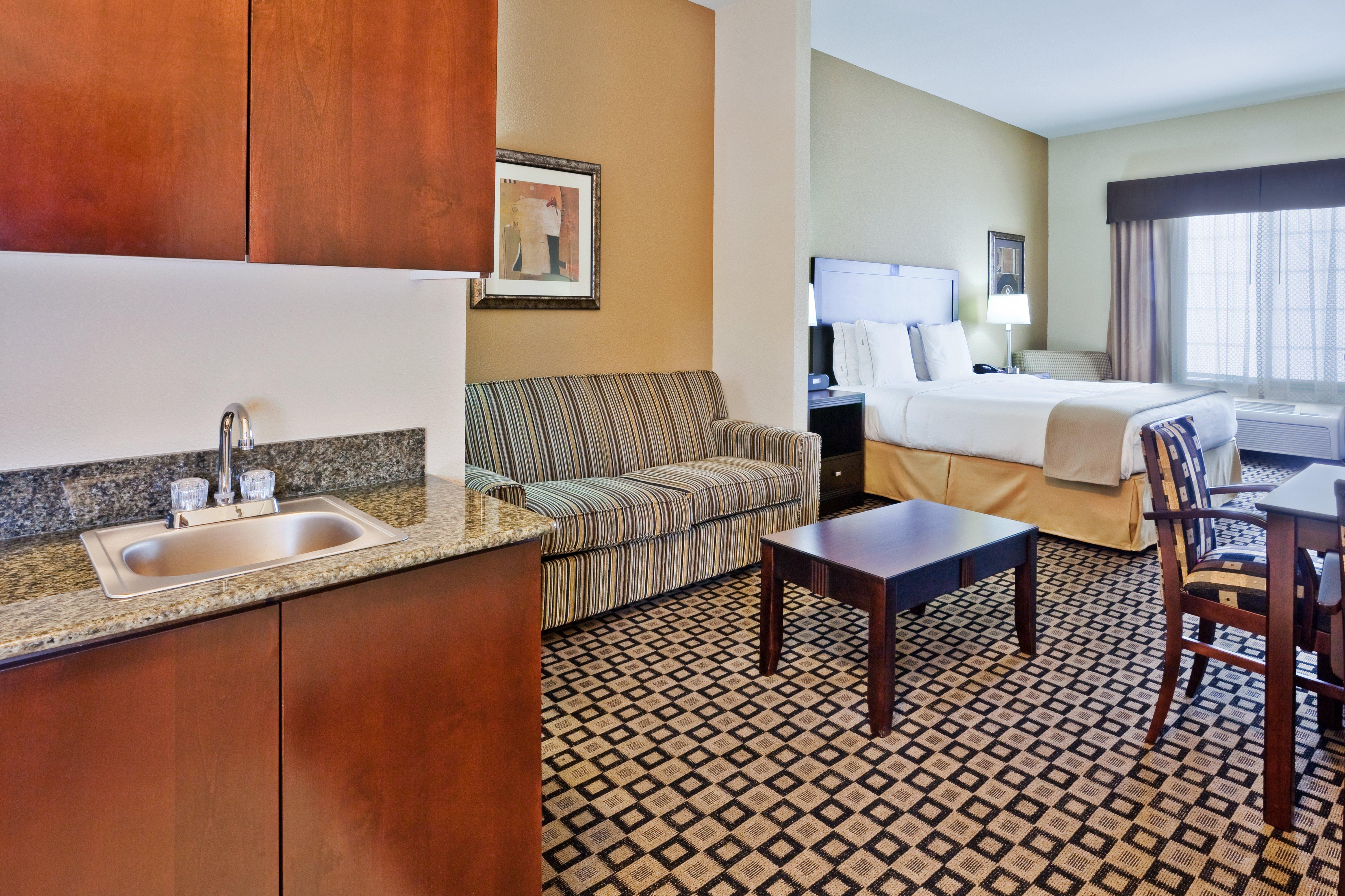 Holiday Inn Express & Suites Clovis By Ihg Exterior foto