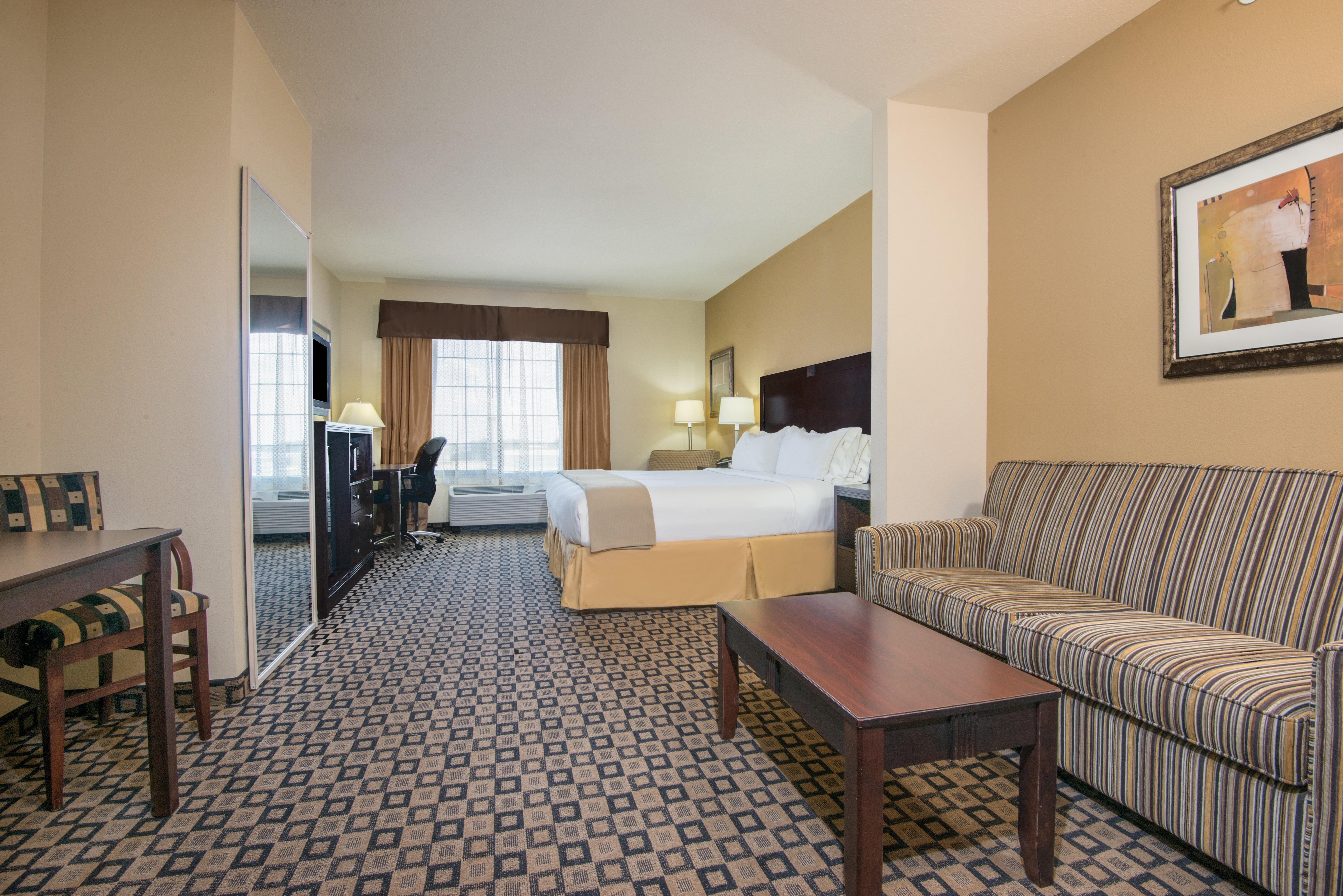 Holiday Inn Express & Suites Clovis By Ihg Exterior foto
