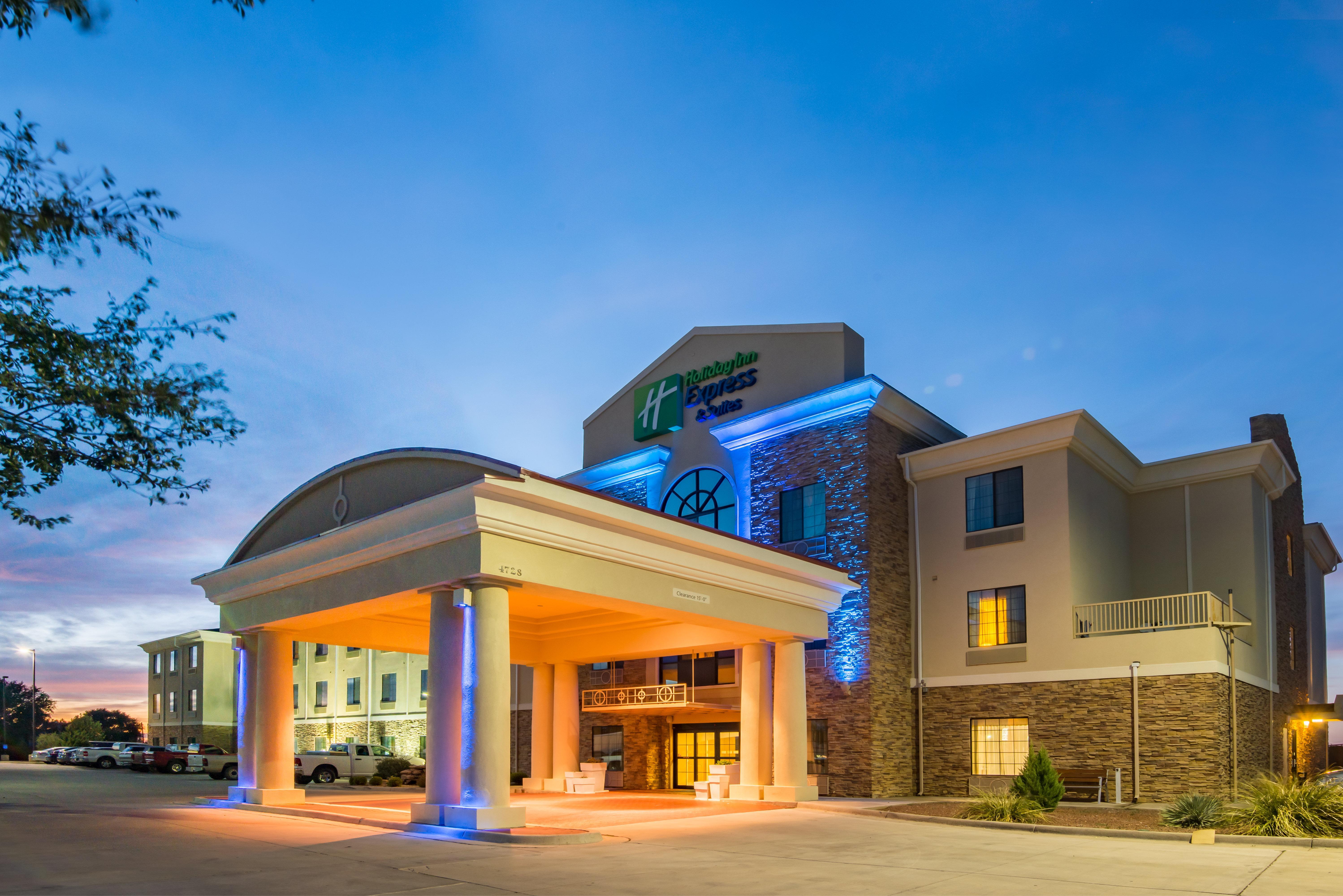 Holiday Inn Express & Suites Clovis By Ihg Exterior foto