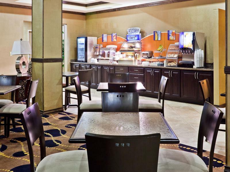 Holiday Inn Express & Suites Clovis By Ihg Exterior foto